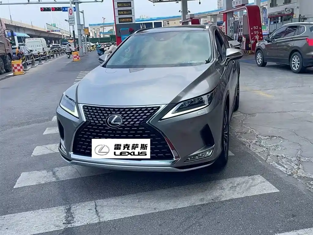 Lexus RX 2020 — фото 1