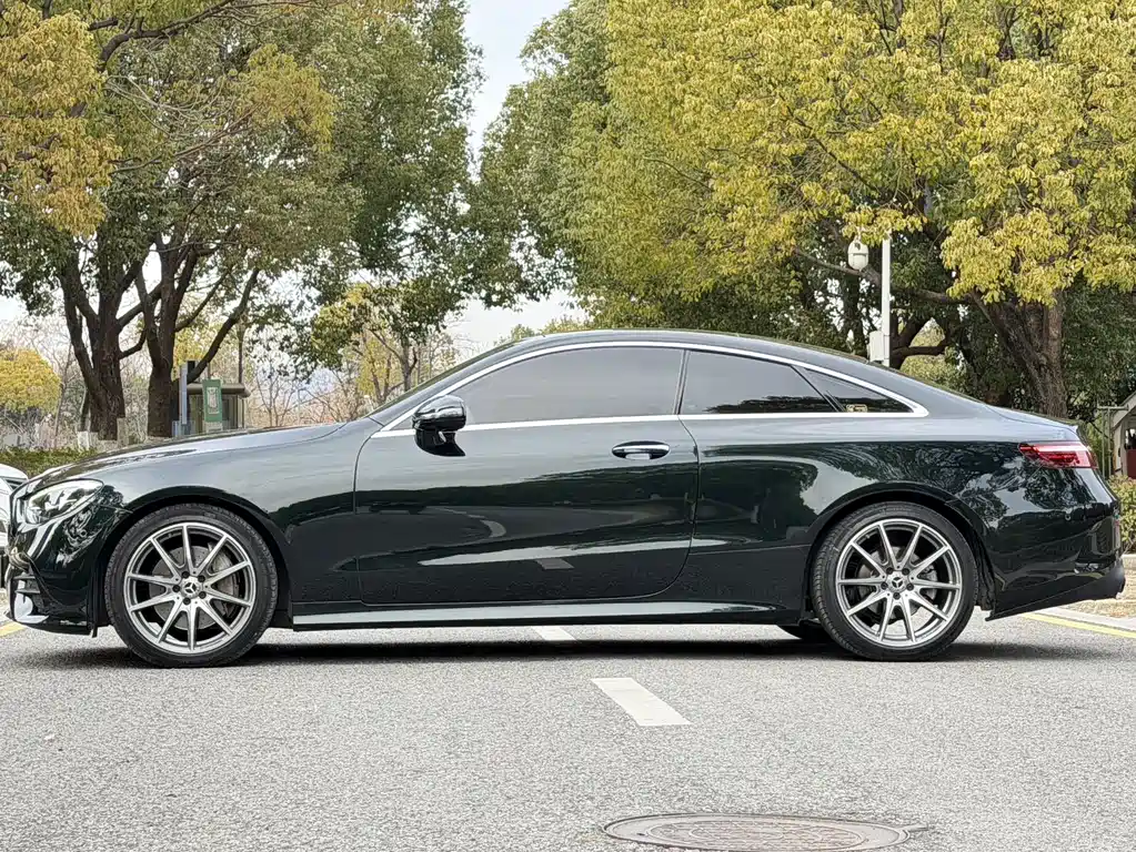 Mercedes-Benz E-Class 2022 — фото 3