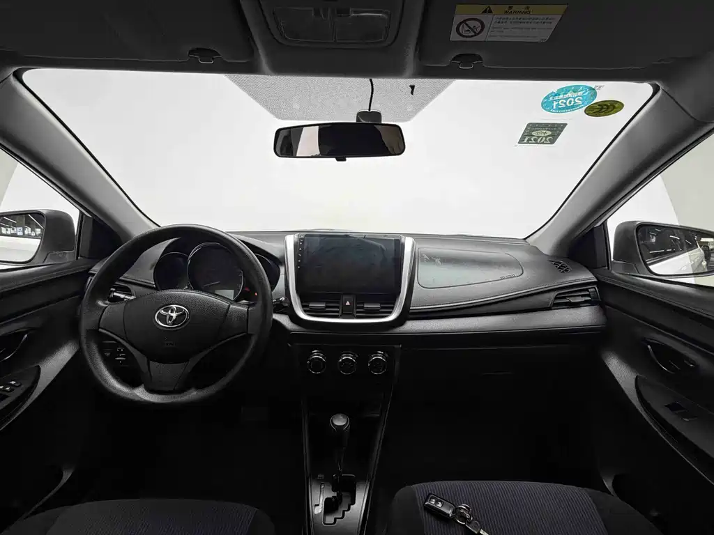 Toyota Yaris L 2019 — фото 11