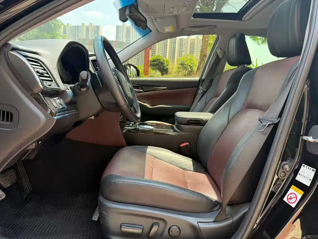 Toyota Crown 2018