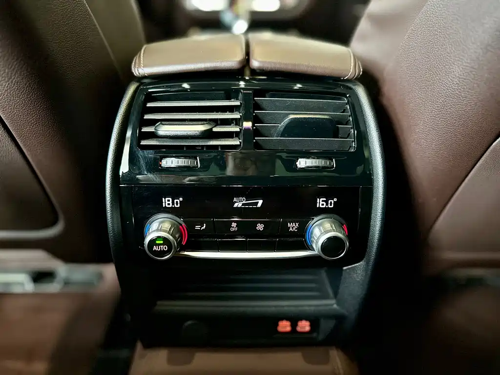 BMW 5 Series 2023 — фото 14