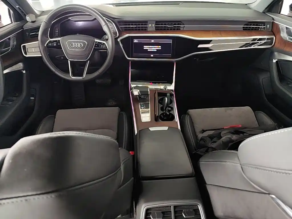 Audi A6L 2022