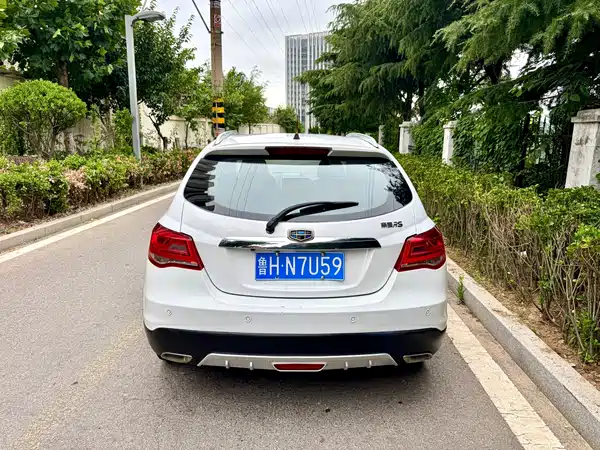 Geely Emgrand 2016