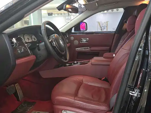 Rolls-Royce Ghost 2010