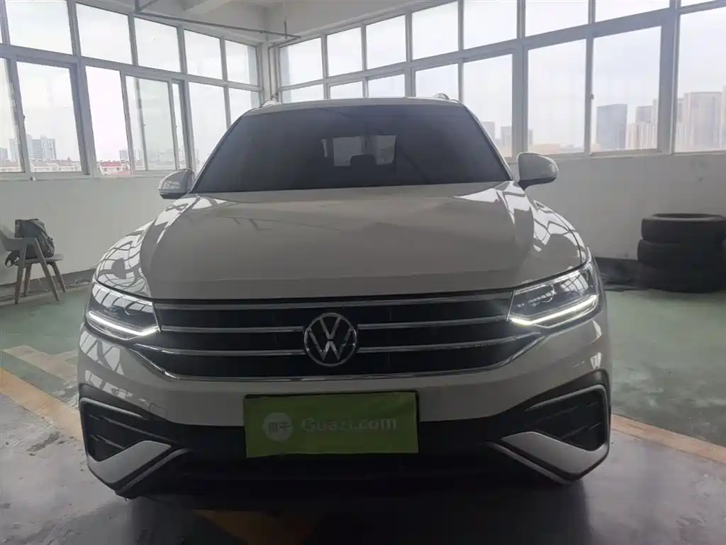 Volkswagen Tiguan L 2022 — фото 3