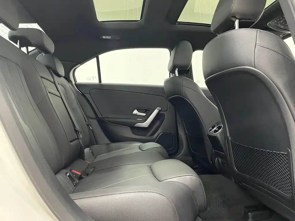 Mercedes-Benz A-Class 2022 — фото 15