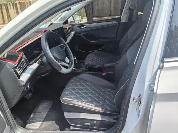 Volkswagen Sagitar 2025