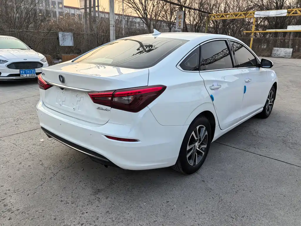 Changan Eado 2018 — фото 7