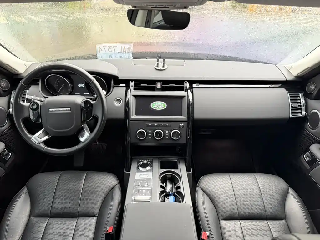 Land Rover Discovery 2019 — фото 11