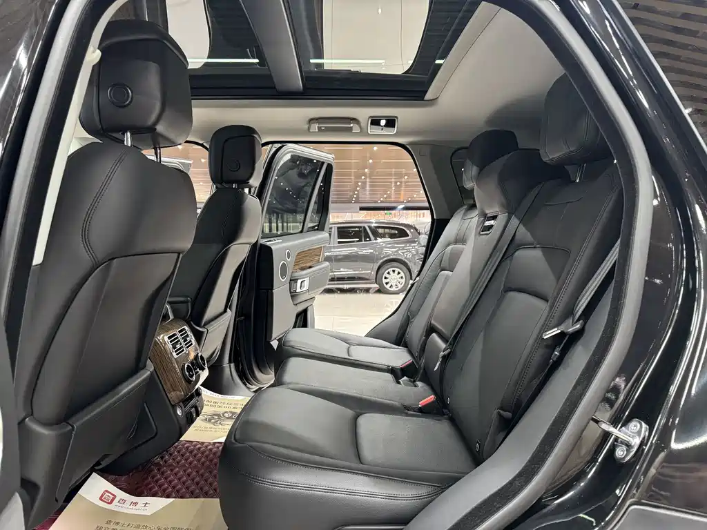 Land Rover Range Rover 2019 — фото 17