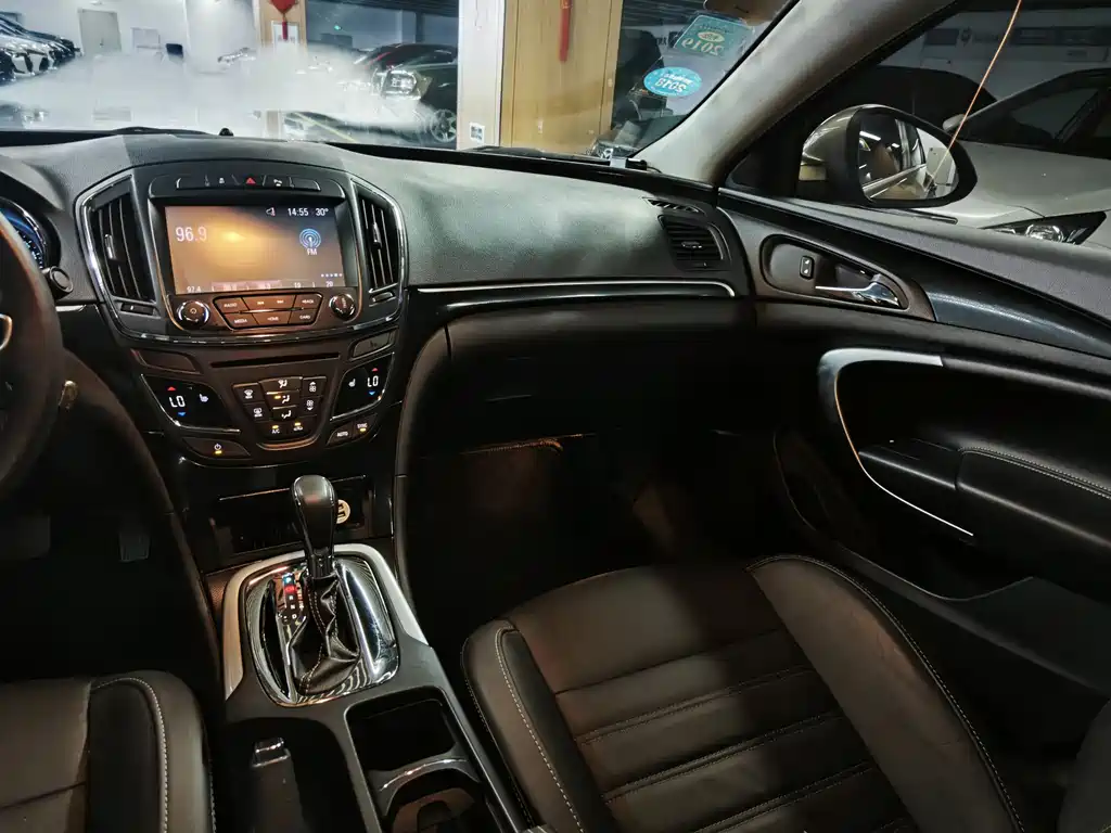 Buick Regal 2015 — фото 12