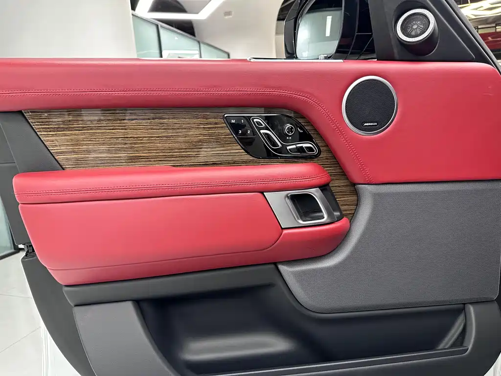 Land Rover Range Rover 2020 — фото 11
