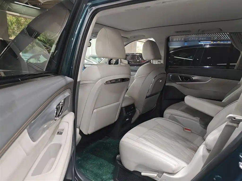 GAC Motor Trumpchi GS8 2022 — фото 17