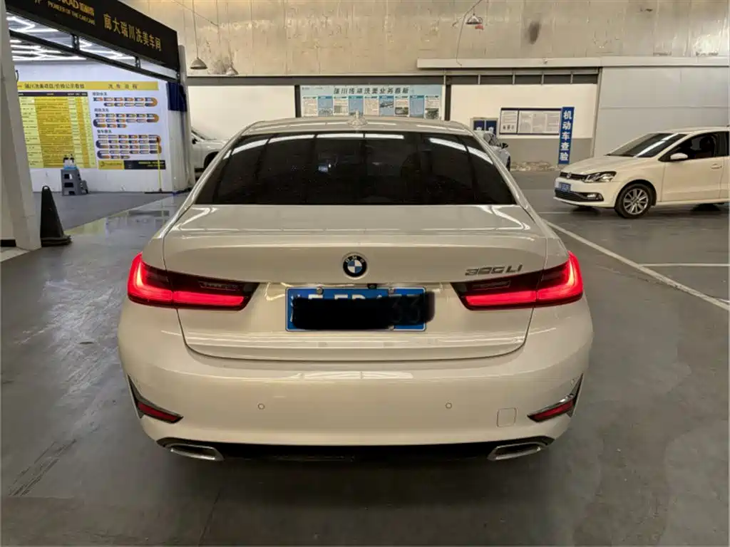 BMW 3 Series 2019 — фото 8
