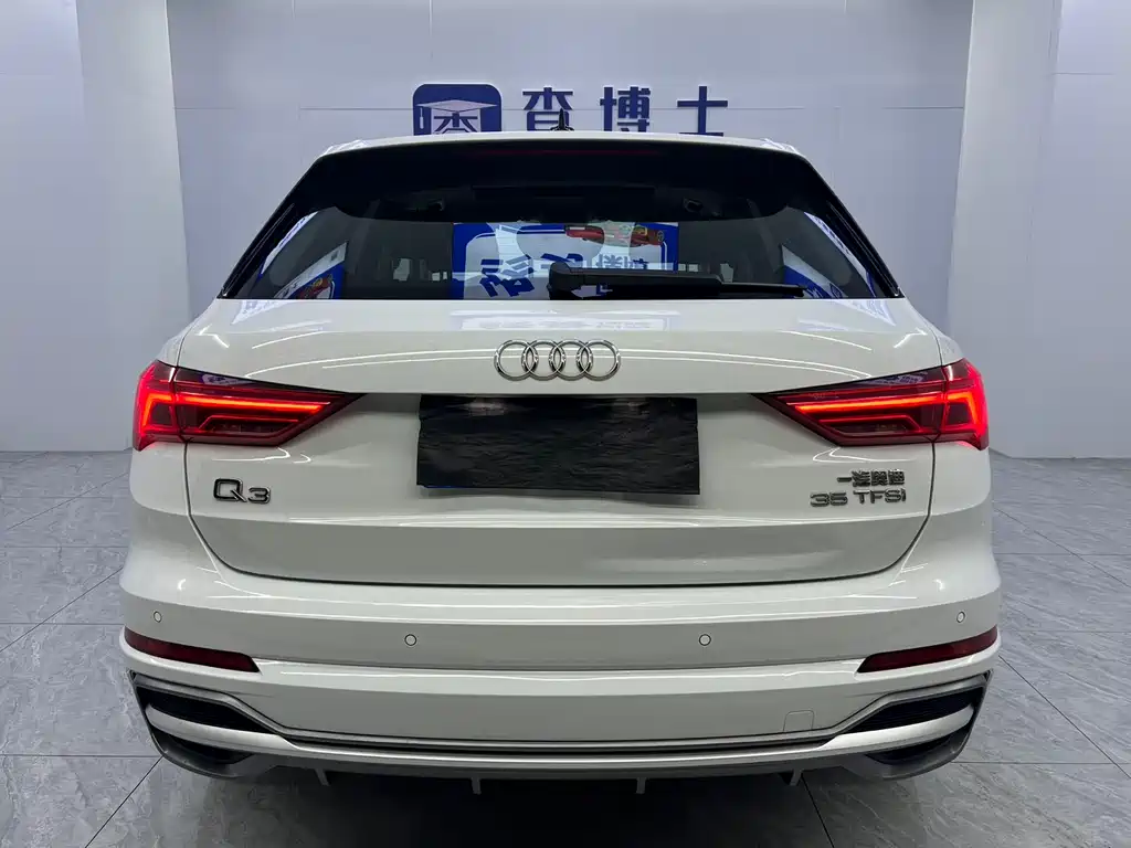 Audi Q3 2023 — фото 12