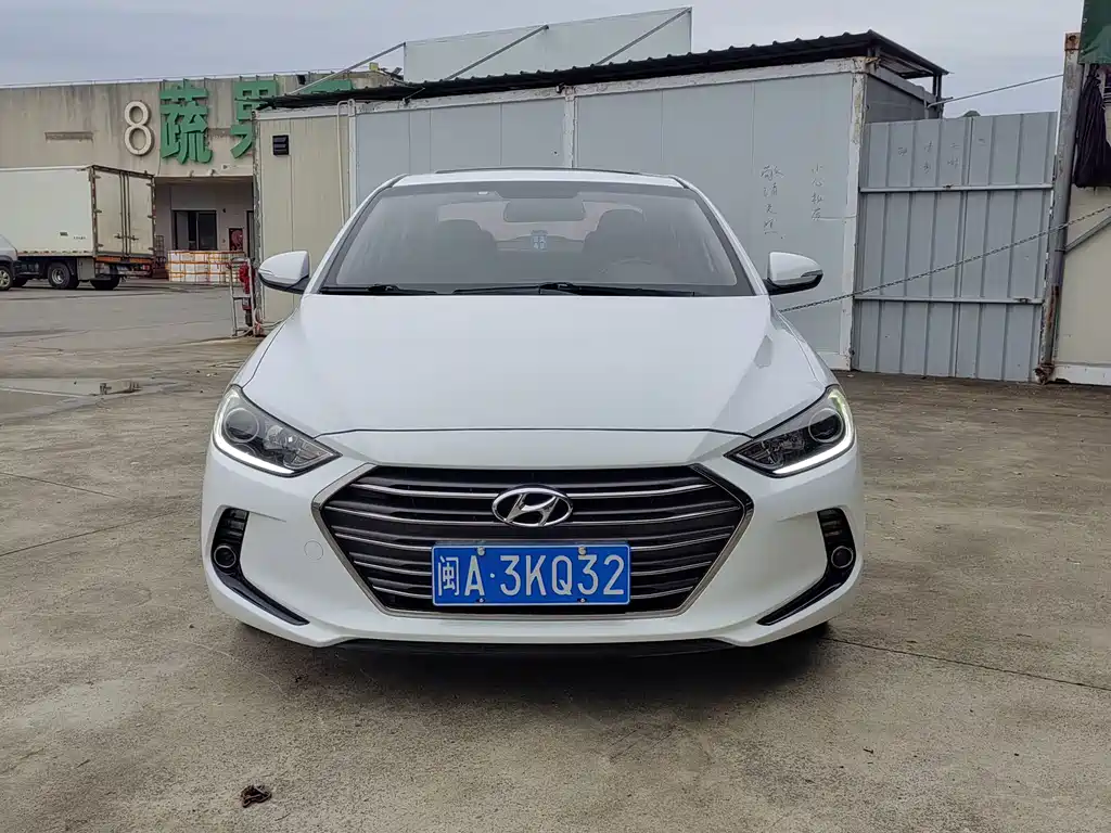 Hyundai Elantra 2018 — фото 2