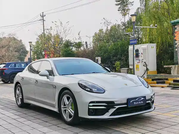 Porsche Panamera 2013