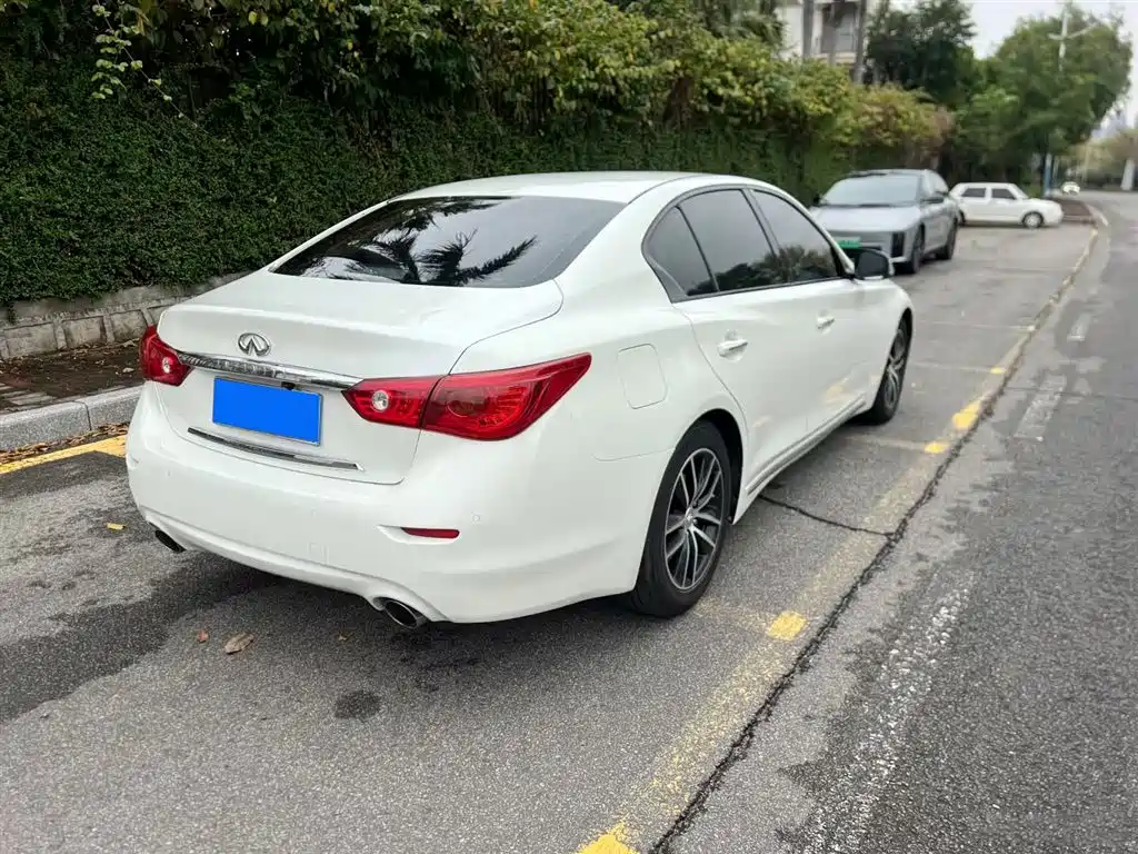Infiniti Q50L 2017