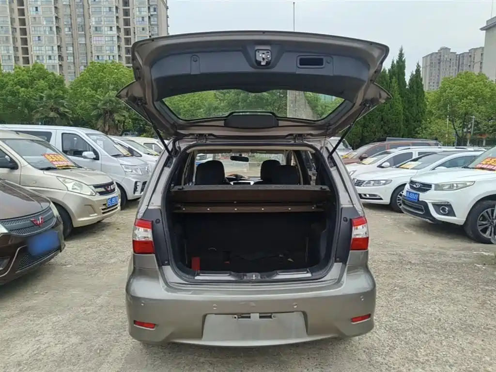 Nissan Livina 2015 — фото 19