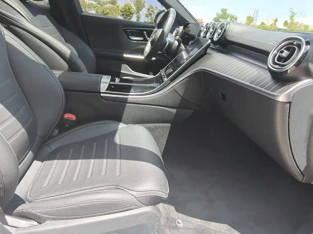 Mercedes-Benz C-Class 2023 — фото 15