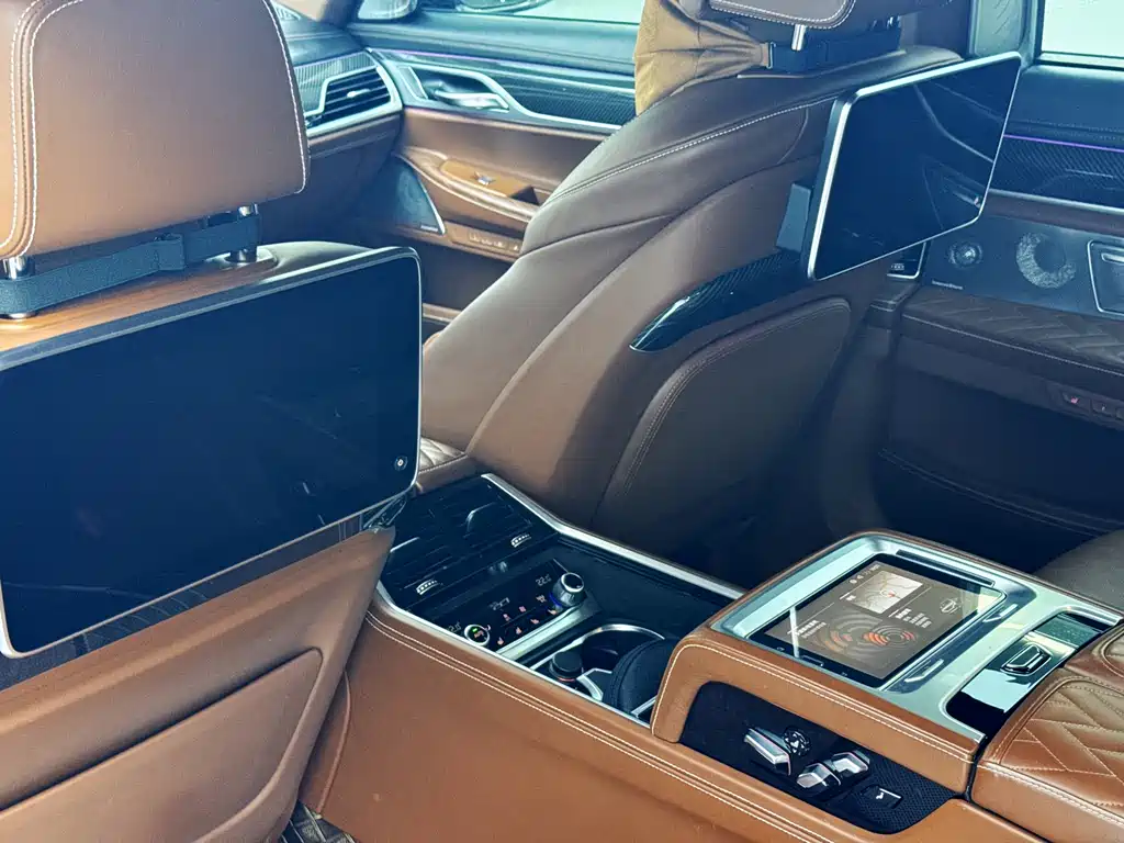 BMW 7 Series 2019 — фото 10