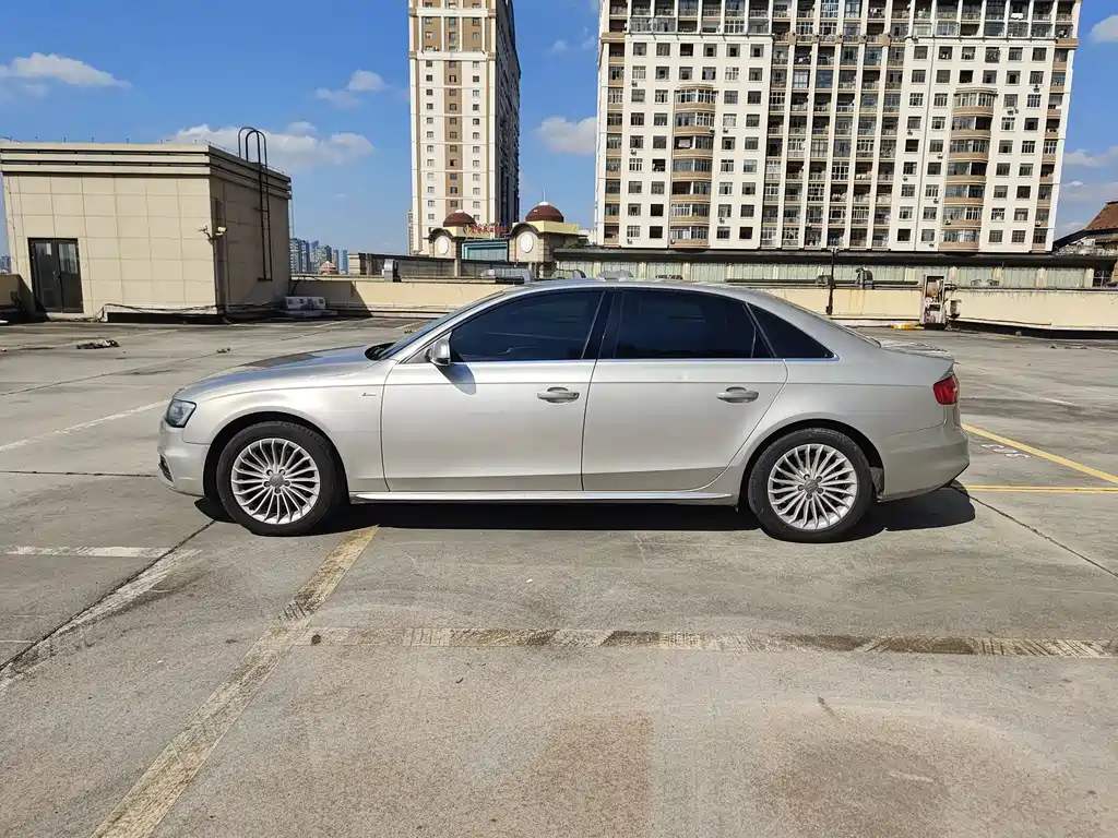 Audi A4L 2016