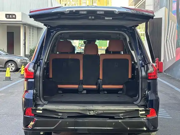 Lexus LX 2019