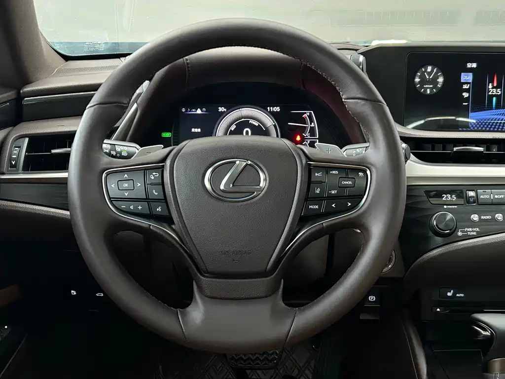 Lexus ES 2020 — фото 27