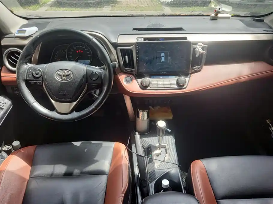 Toyota RAV4 2013 — фото 12