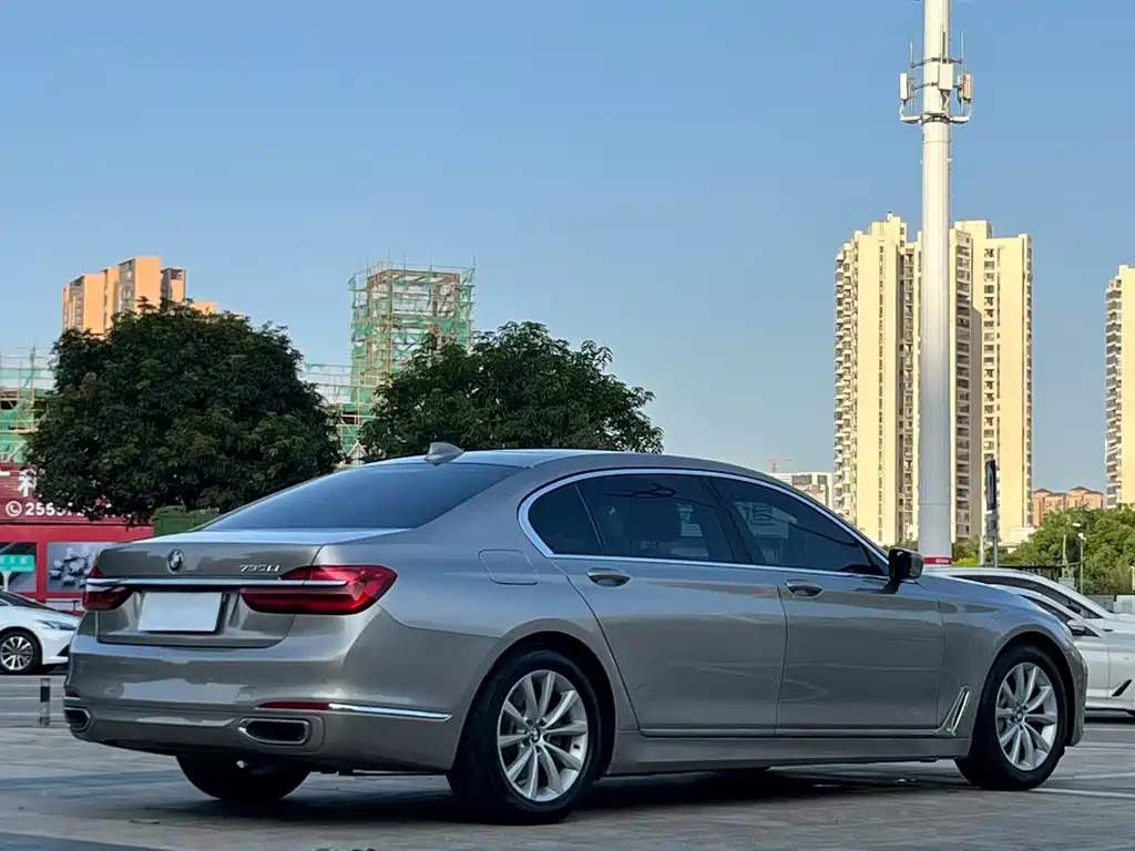 BMW 7 Series 2016 — фото 7