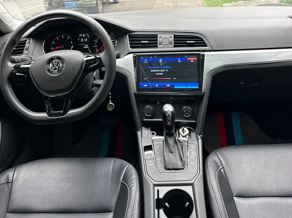 Volkswagen Lamando 2018 — фото 10