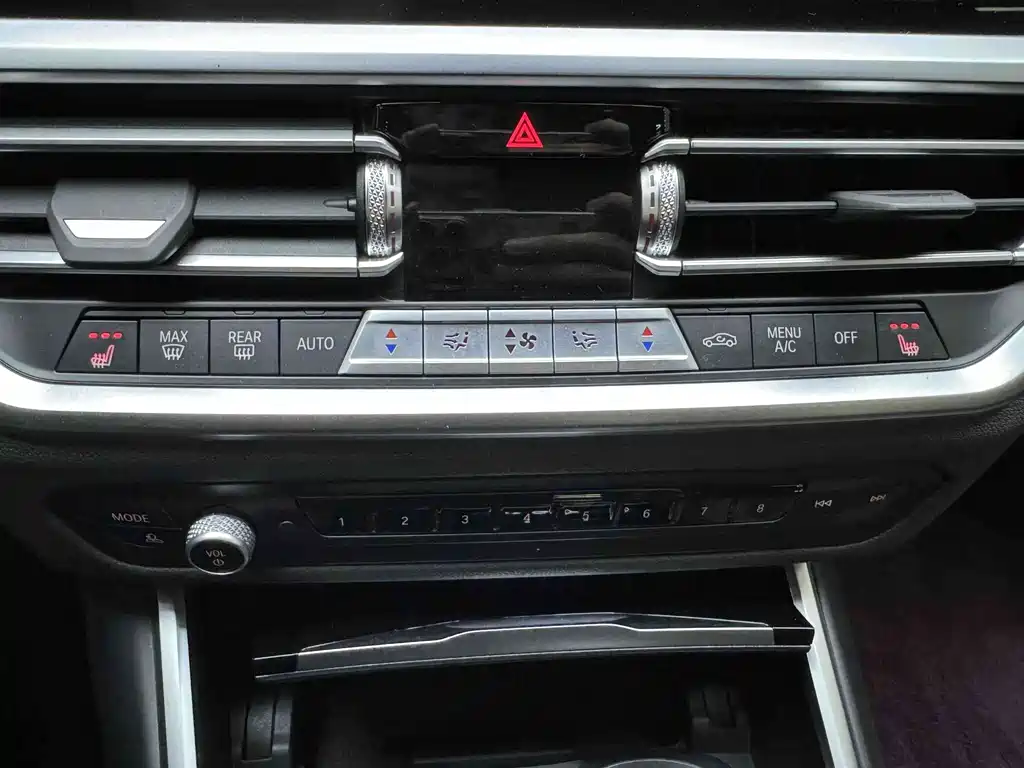 BMW 3 Series 2022 — фото 13