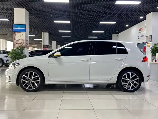 Volkswagen Golf 2020