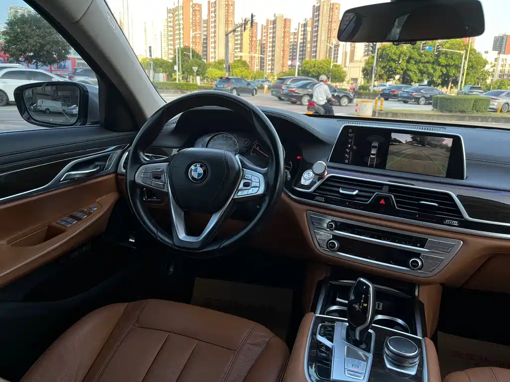 BMW 7 Series 2016 — фото 10