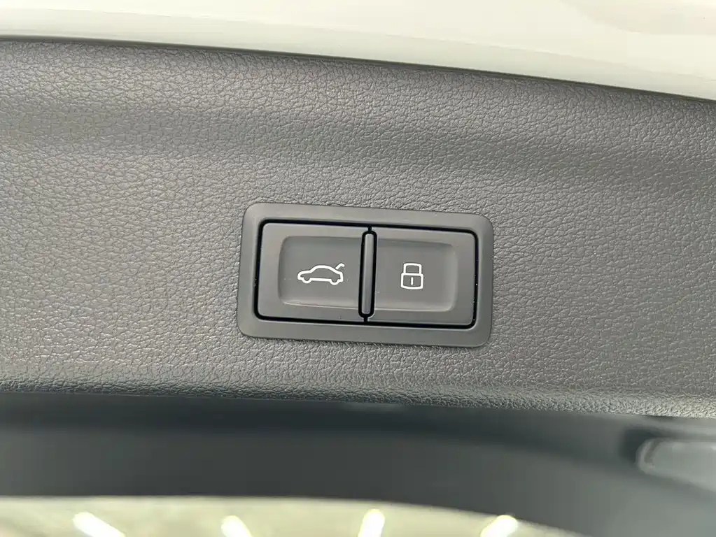 Audi Q3 2023 — фото 24