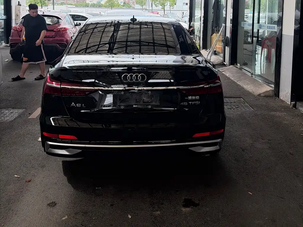 Audi A6L 2022