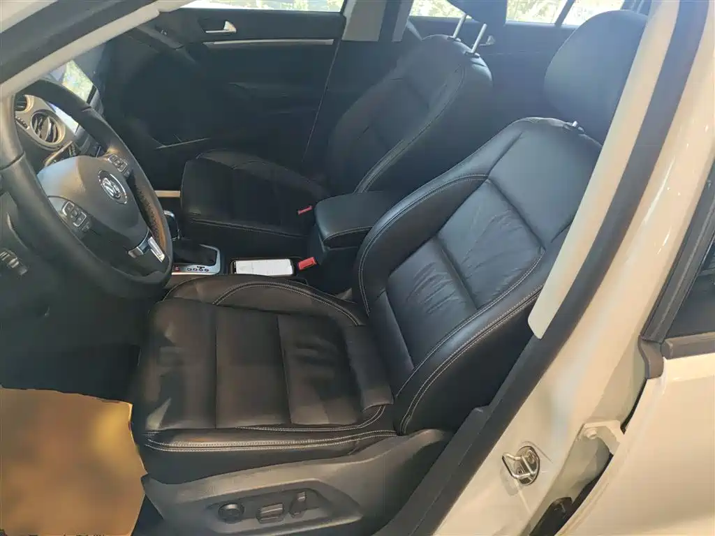 Volkswagen Tiguan 2017 — фото 11