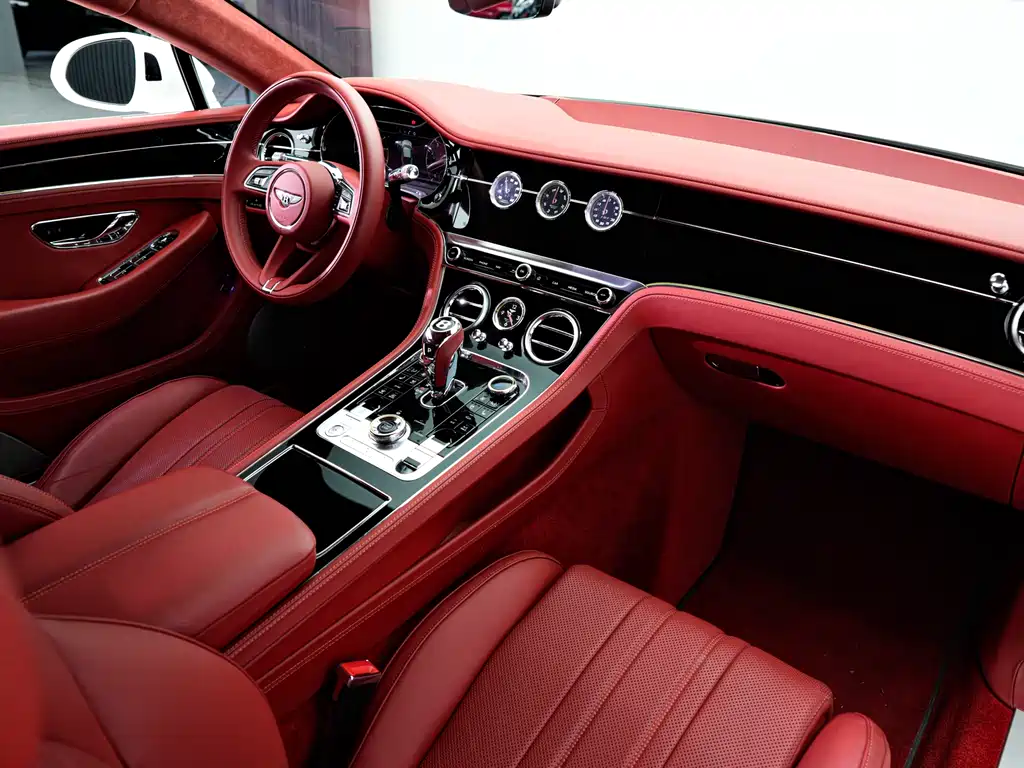 Bentley Continental 2021 — фото 18