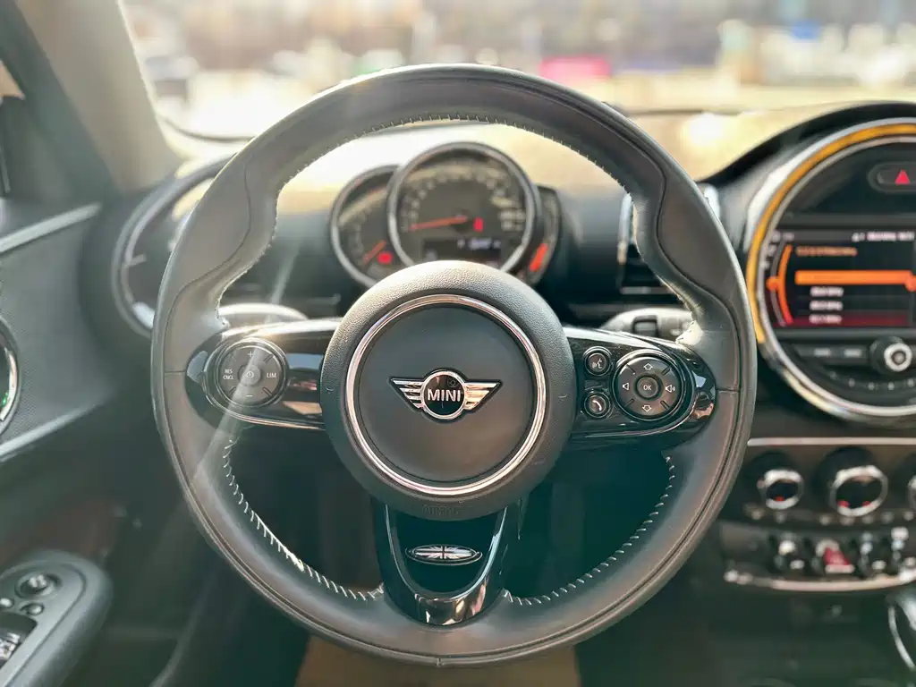 MINI Clubman 2019 — фото 11