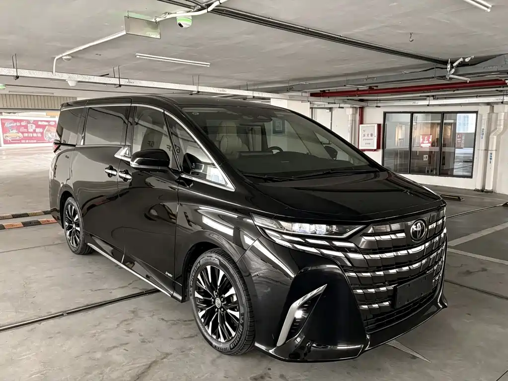 Toyota Alphard 2025 — фото 2
