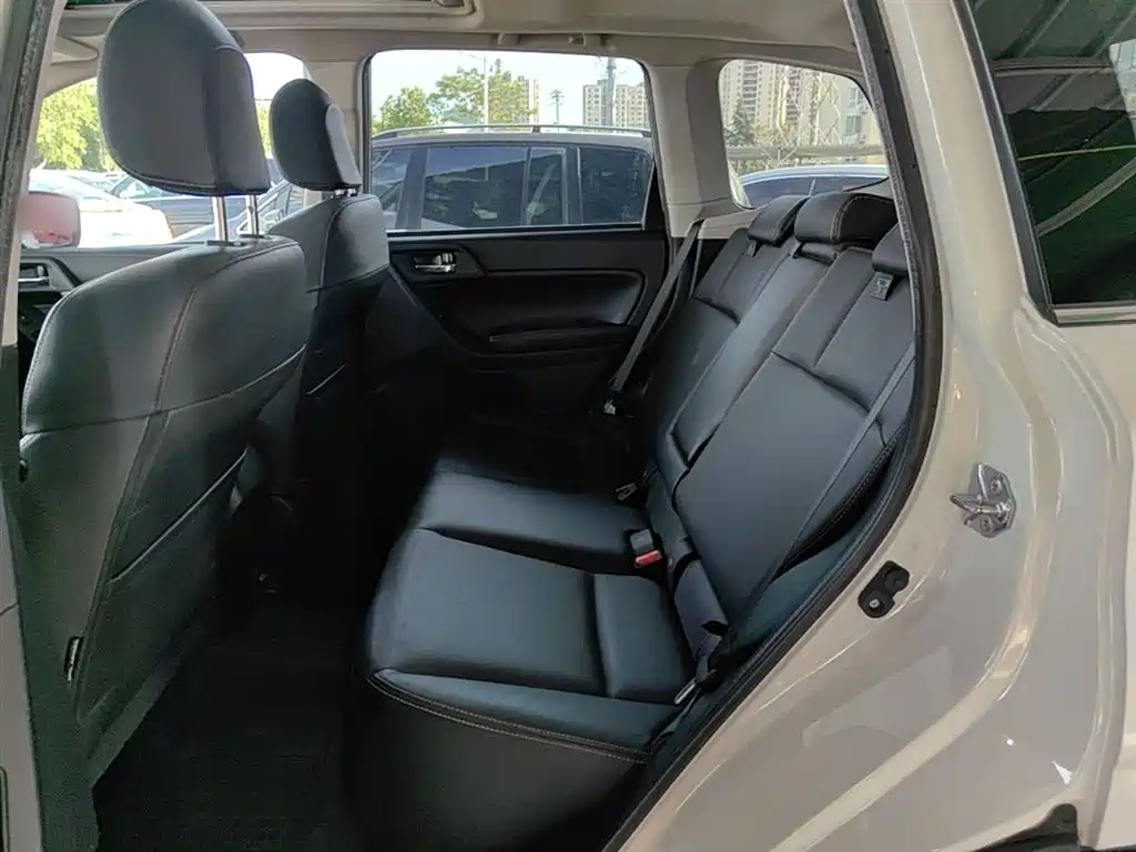 Subaru Forester 2015 — фото 17