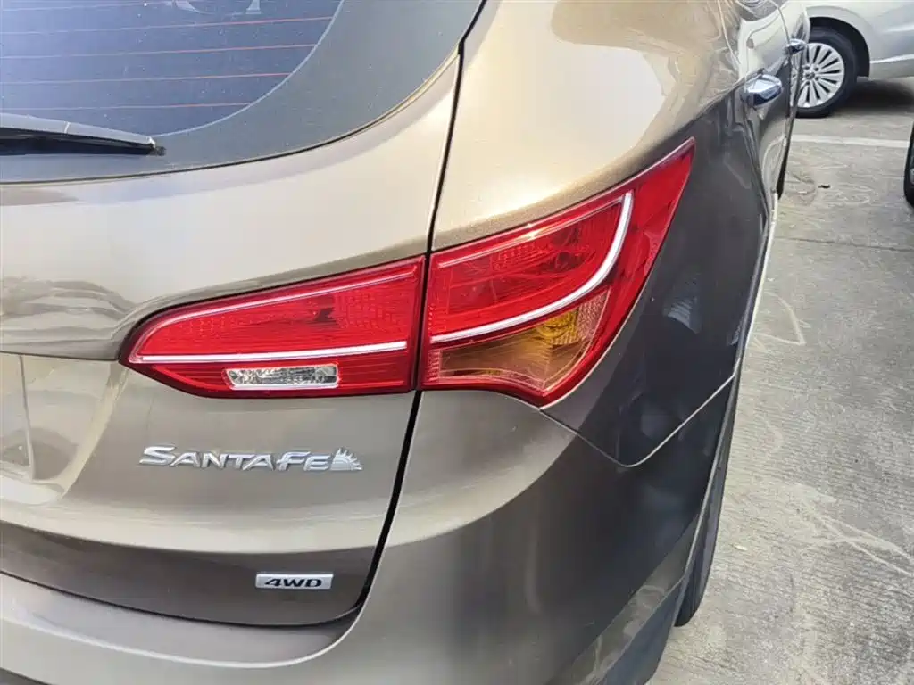 Hyundai Santa Fe 2015 — фото 8