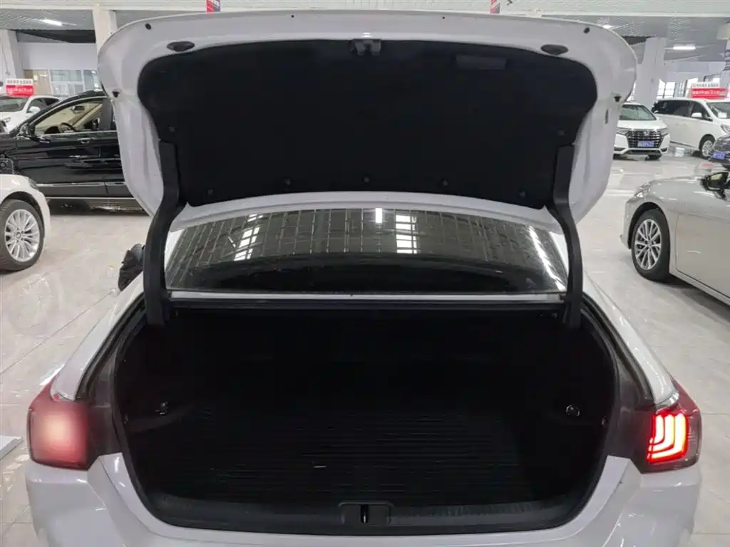Lexus ES 2021 — фото 19