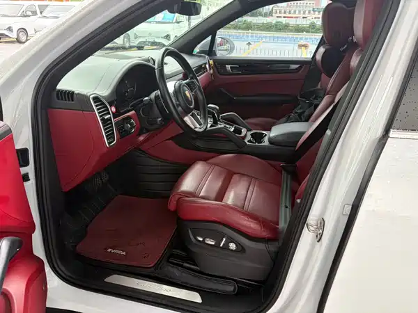 Porsche Cayenne 2020