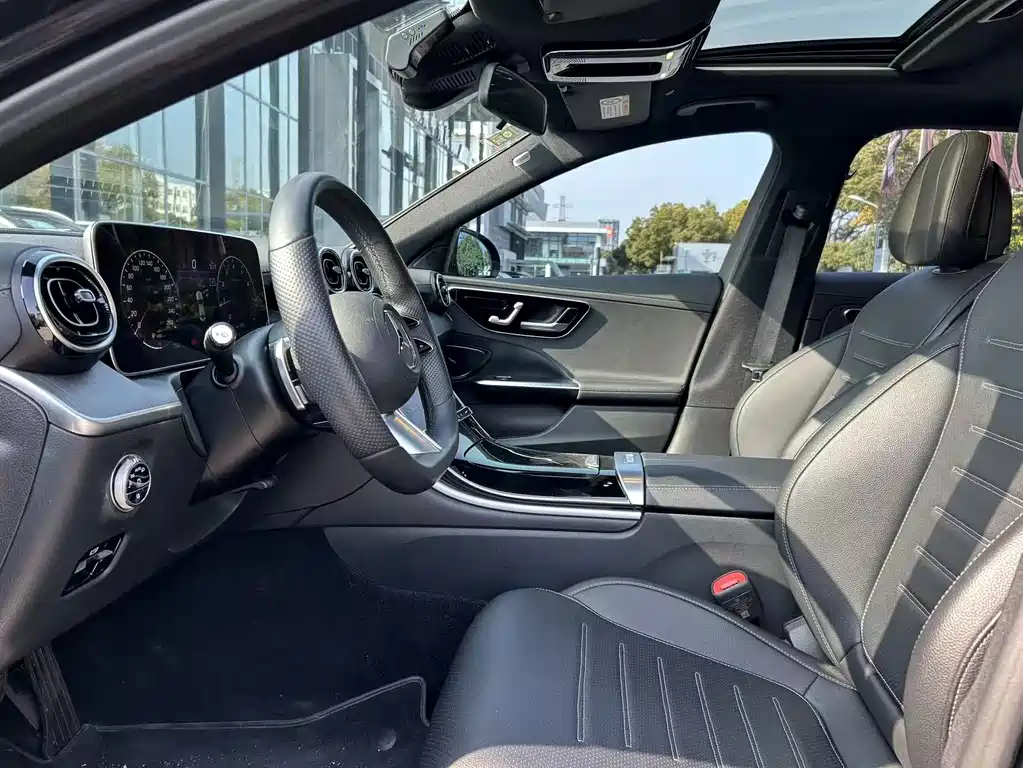 Mercedes-Benz C-Class 2023 — фото 10