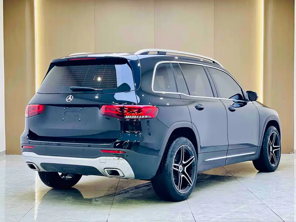 Mercedes-Benz GLB 2023 — фото 3