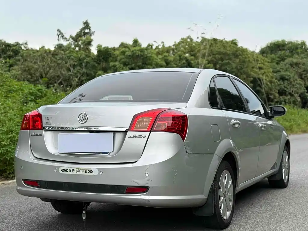 Buick Excelle 2012 — фото 6