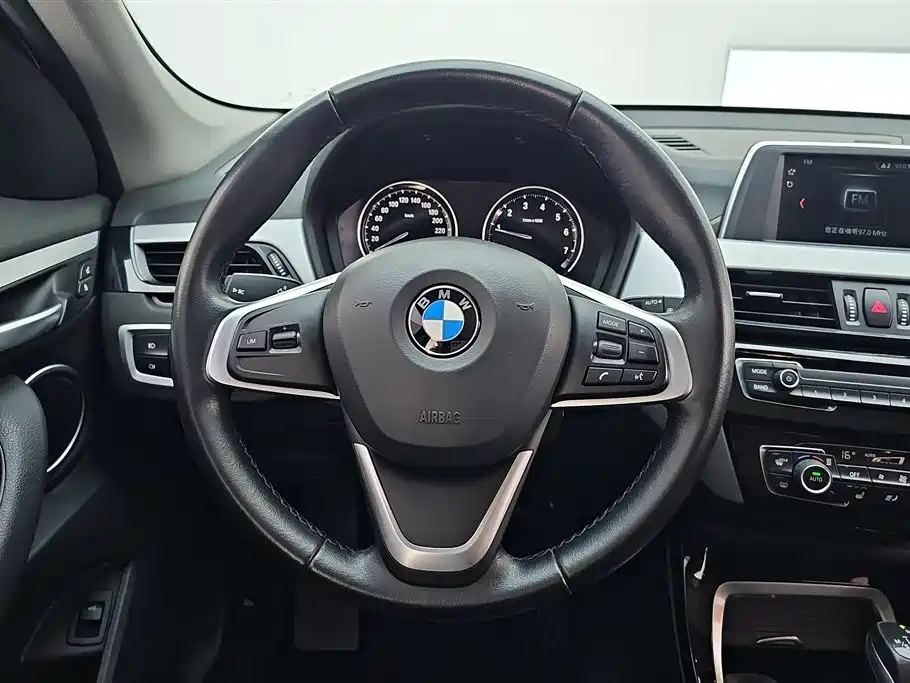 BMW X1 2019 — фото 15