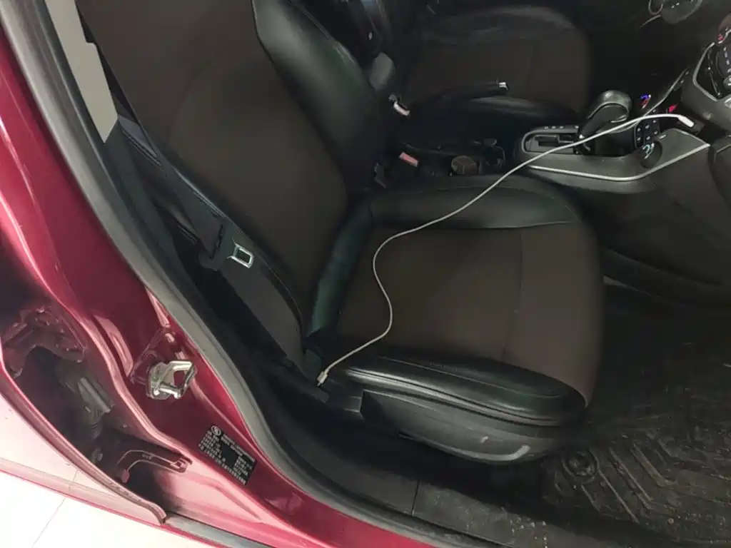 Chevrolet Cruze 2015 — фото 25