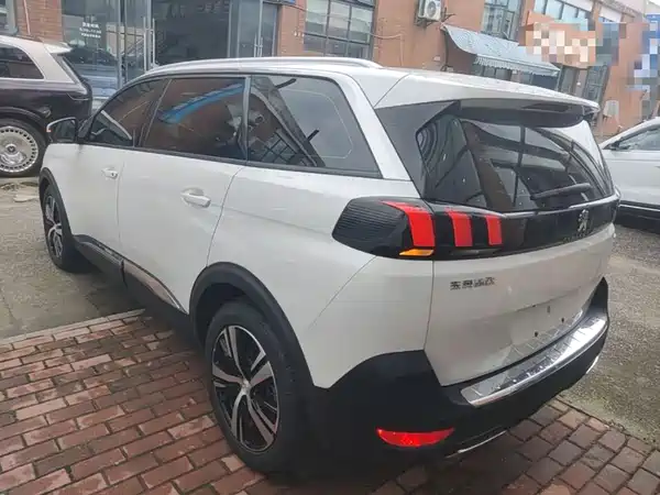 Peugeot 5008 2022